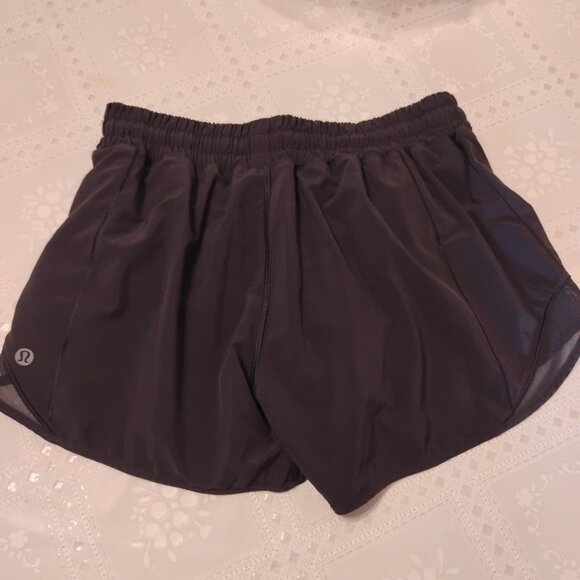 Lululemon Hotty Hot Short II *Long 4", W7ARLT, Black, Size 8 - Picture 15 of 16